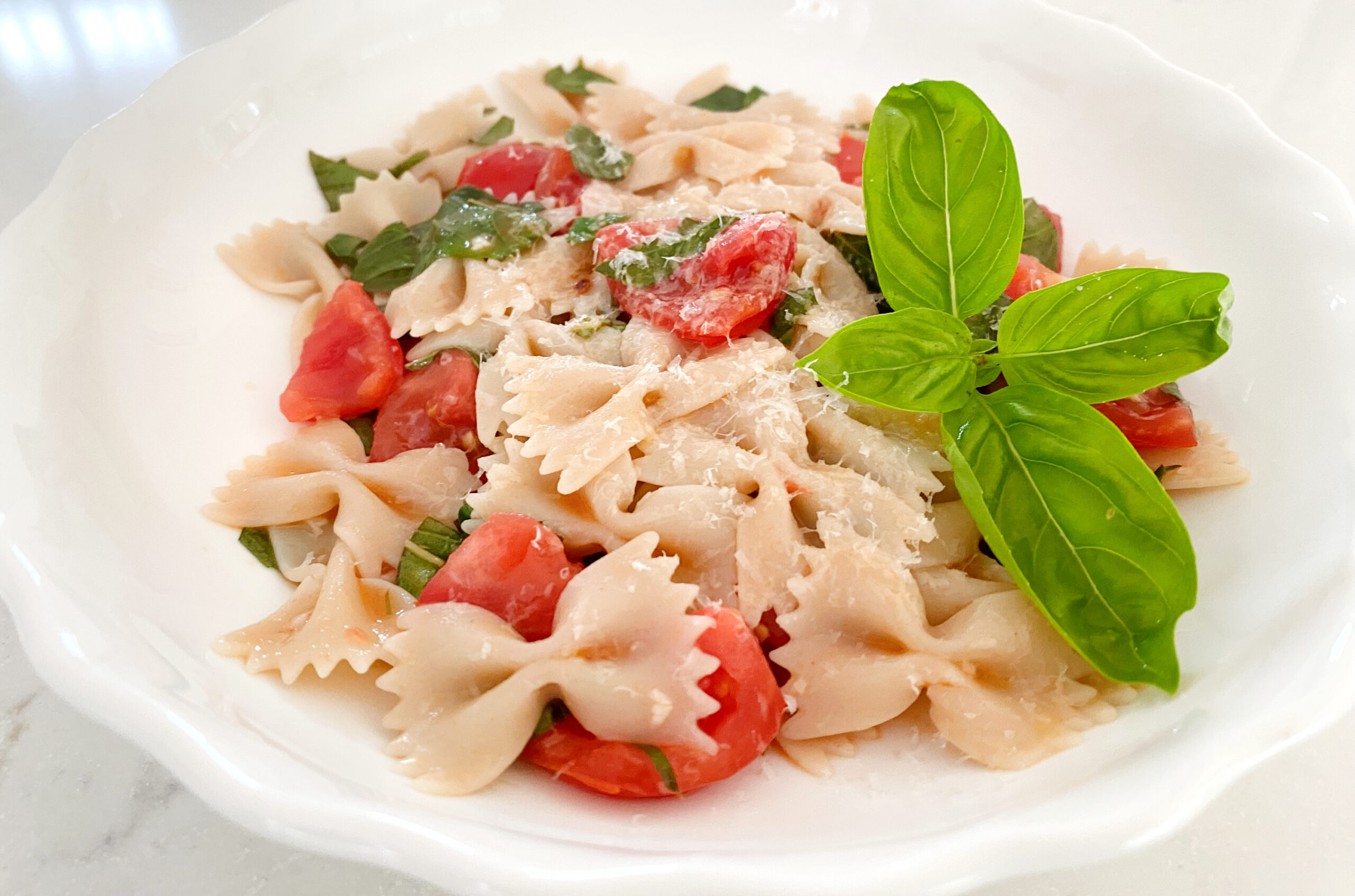 Pasta with Fresh Tomatoes and Basil